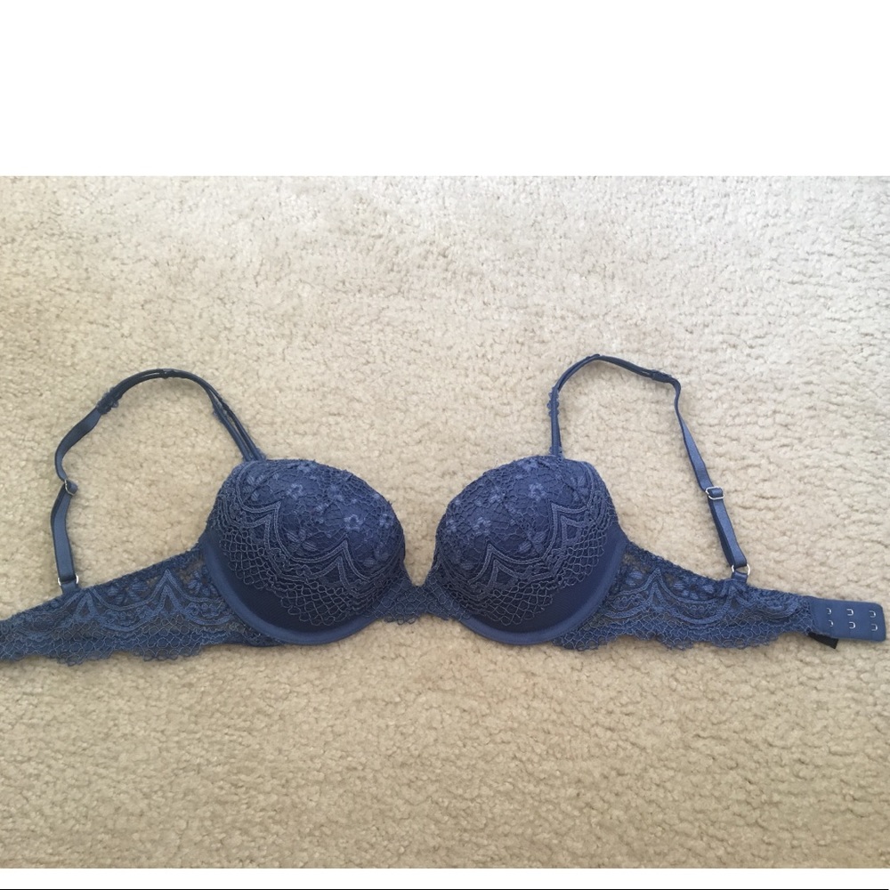 Victoria Secret navy lace push up bra 32C